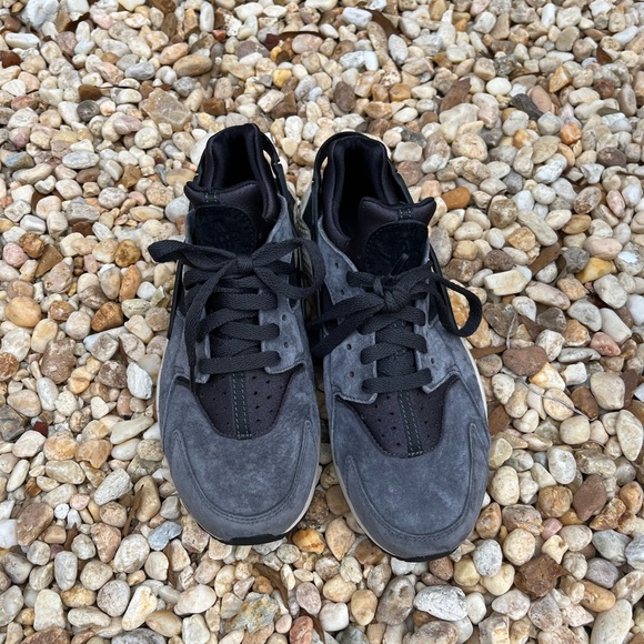 Nike Air Huarache shoes - Picture 5 of 7